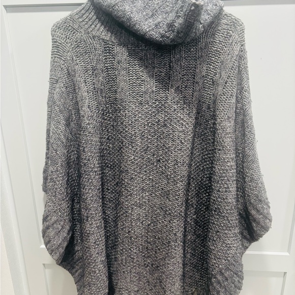 Aerie Chunky Knit Wool Blend Gray Poncho Women's XS-S Very Oversized - Picture 2 of 6